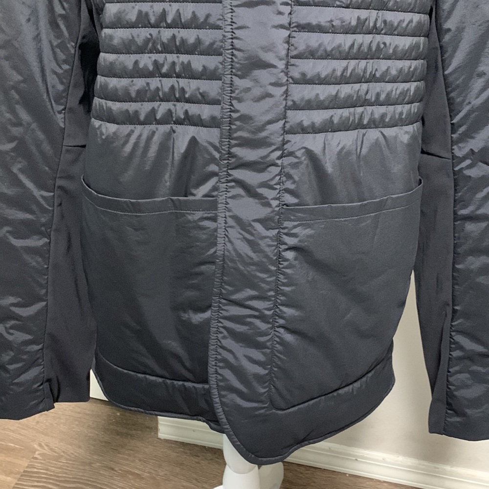 Lululemon jacket - Picture 3 of 10